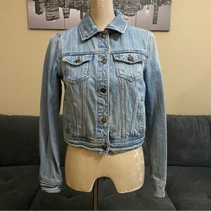 🏷️ 3 for $10 - F21 Long Sleeve Jean Jacket